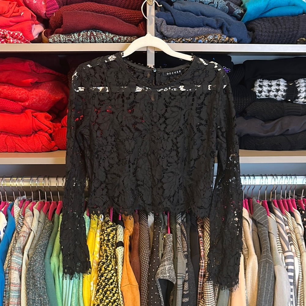 Decker black long sleeve embroidered lined top size S
